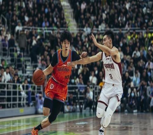 上海男籃11494擊敗山西男籃，衛冕CBA俱樂部杯冠軍
