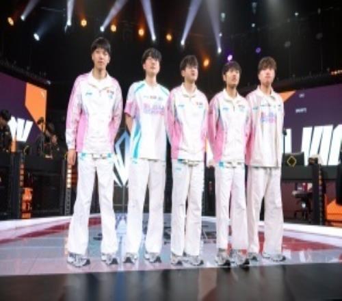 丹给我出来！超话热议BLG首局不敌G2：这安妮选的什么意思可惜Bin哥的发挥了