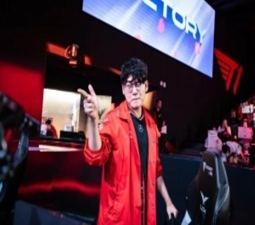 Gumayusi粉丝群留言:大家吓了一跳吧,我们在其他地方笑着相见吧