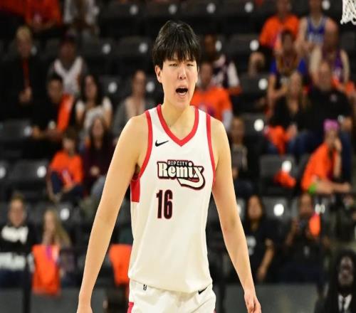 楊瀚森又破紀(jì)錄！開拓者進(jìn)行官宣，但是機(jī)會太少