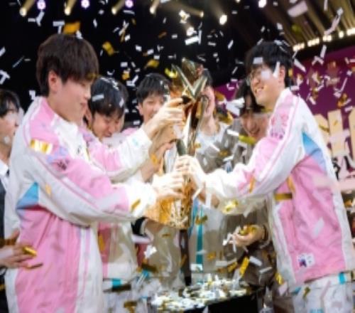 BLG分享先鋒賽奪冠返圖：尊敬的2026FST冠軍粉絲們，請查收