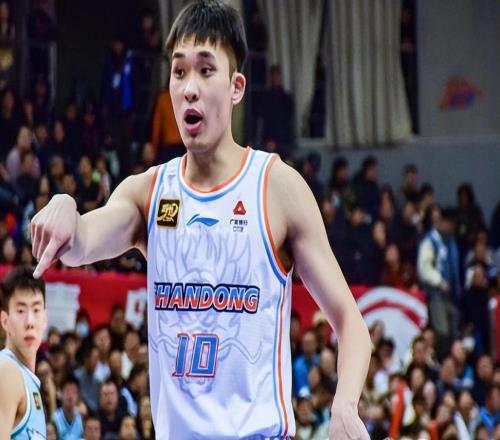 山东8785险胜北京，00后小将一战成名，此前邱彪极少用他