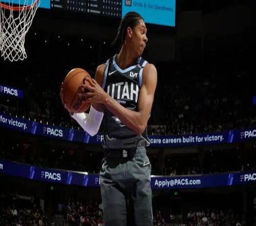 难兄难弟,威廉姆斯兄弟均遭遇低谷,科迪“一战成名”创联盟纪录