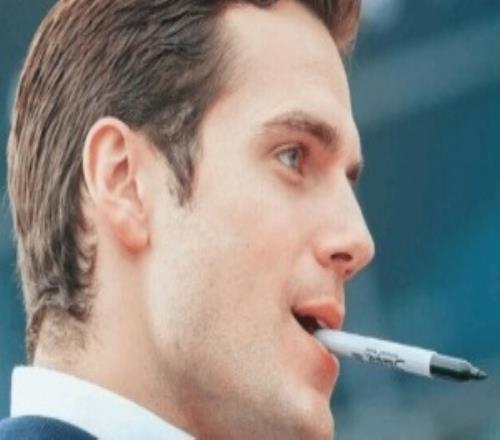 忠诚不绝对等于绝对不忠诚!亨利卡维尔称不懂《战锤40K》原著就换编剧