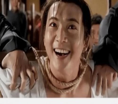 有点回不去了!网友晒图《最终幻想》蒂法竟然撞脸常威