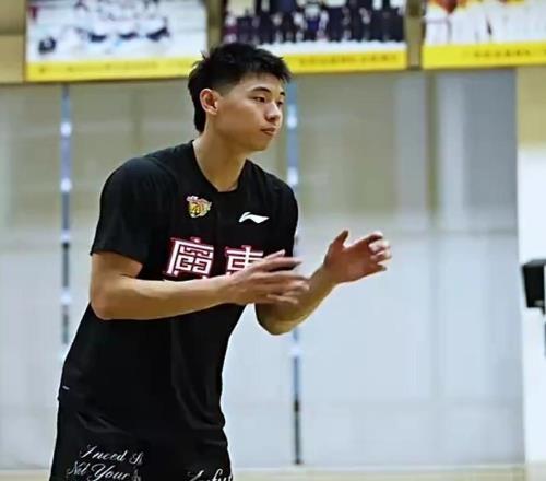 廣東隊積極備戰(zhàn)！奎因心情大好崔永熙亮相王少杰歸隊