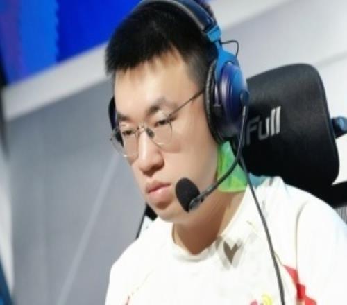 不想再打Faker！Xiaohu四局難有發(fā)揮四局總戰(zhàn)績(jī)僅有131727