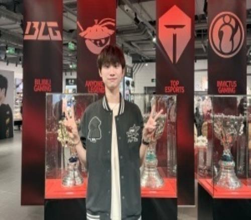 Doinb告別FPX：在隊(duì)里經(jīng)歷過(guò)各種各樣的事情但我再也找不到這么好的隊(duì)伍