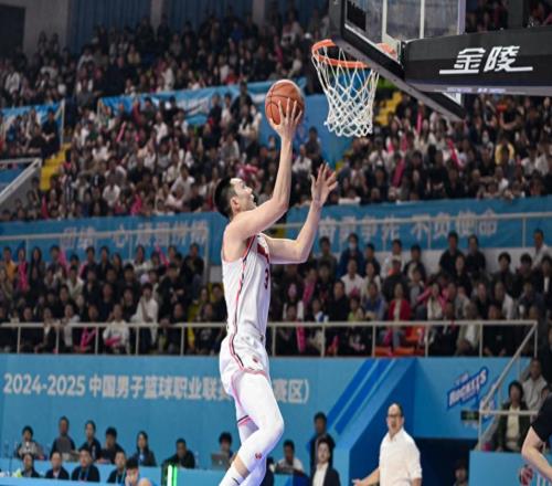 晚上19点!广东队官宣喜讯,杜锋如虎添翼,朱芳雨或放弃第4外援