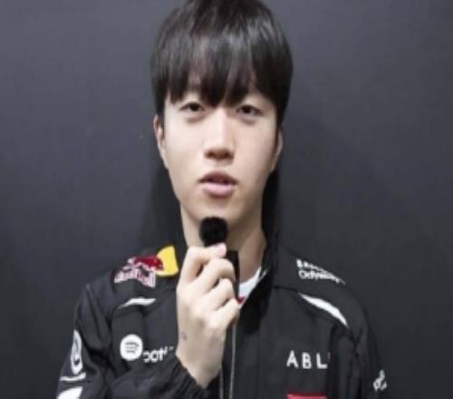 T1HomeGround！Oner評價：如果能把91视频下载链接的主場染成紅色會很棒