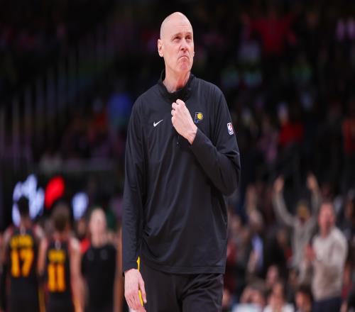 卡莱尔:我联系了比卢普斯他没有回复,情况非常严重