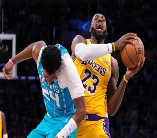 爆冷！湖人慘敗東部魚腩！詹姆斯創(chuàng)歷史第一，東契奇空砍39分4助