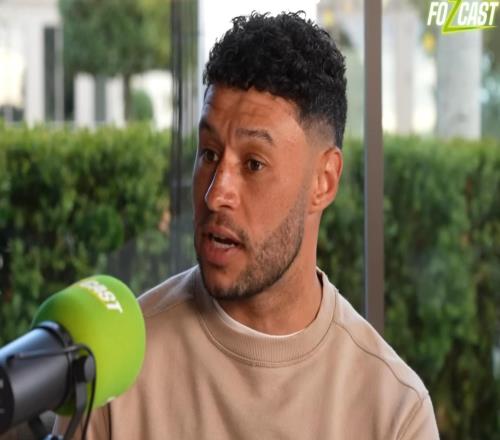 张伯伦:亨利回归阿森纳的半赛季如王者归来,他训练中十分严格