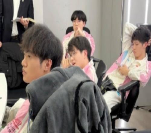 BLG分享選手動態：認真複盤，好好寫作業