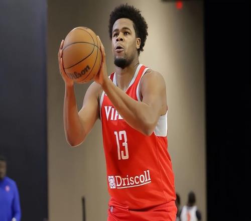 进攻能力确实不错,但火箭二队替补中锋的防守能力也确实一般