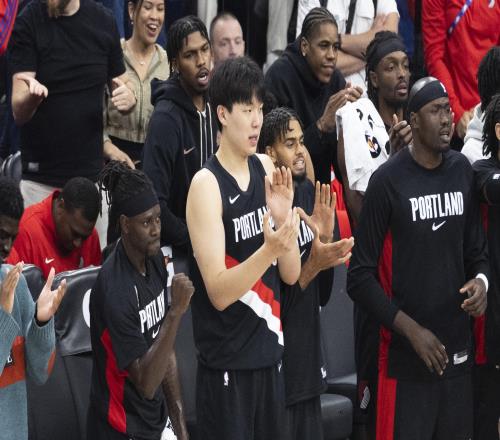 王猛:杨瀚森的速度和力量放NBA对抗下差距不小,也没球权