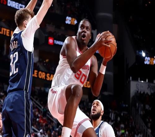 先發中鋒狀態糟糕，但火箭還是不願意給這位內線新援多一些時間