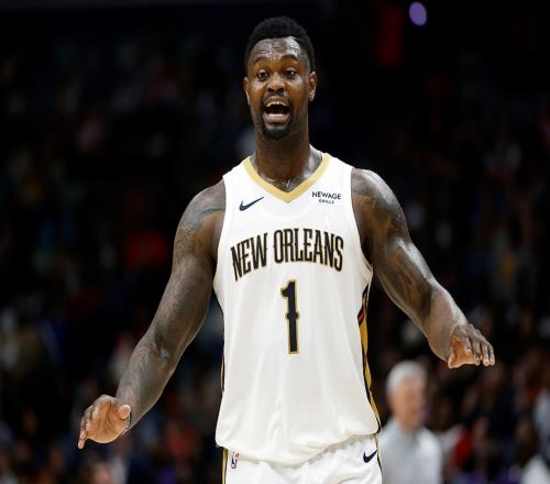 西部最新排名:鹈鹕爆冷大胜,湖人坐收好礼,马刺剑指西部第一