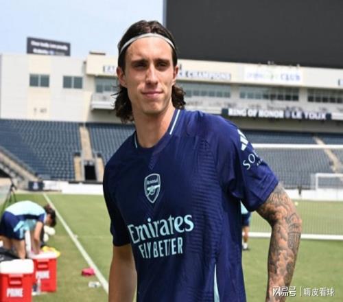 央视周六直播英超豪门,阿森纳赢得两大优势,利物浦比切尔西更好