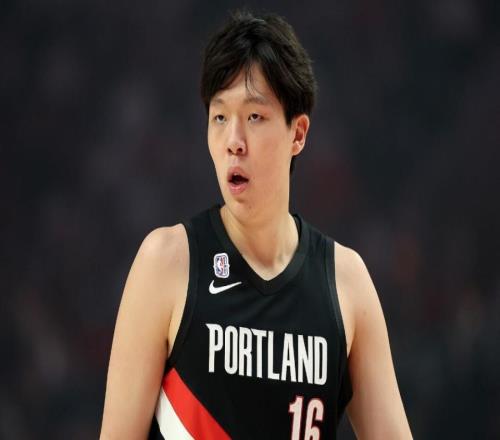 球迷太挑剔!刘维伟回应杨瀚森近期争议不是网络上传播的那样