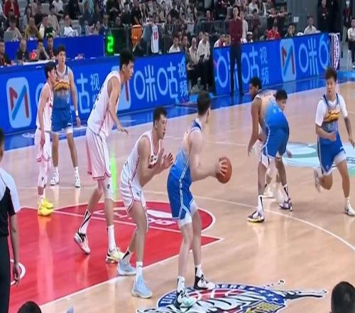 100万美元硬砸四川萨姆纳争夺战太激烈,新疆“天价”逼退广东