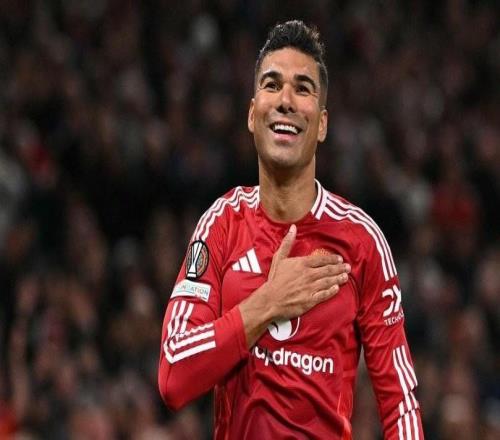 英媒:曼联考虑让卡塞米罗留队,球员也对降薪持开放态度