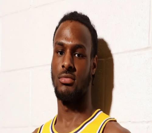 湖人勝勇士4利好！詹姆斯狀態極佳，肯納德意外收獲，布朗尼成長