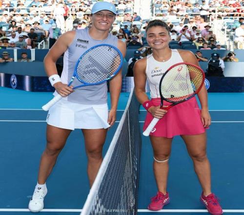 斯瓦泰克和羅伊格合作首秀被讚完美，鮑裏妮被打哭爆出最大冷門