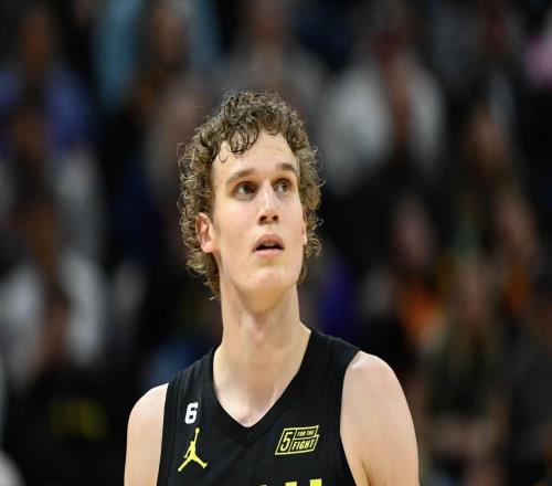 无力救主！马尔卡宁19中10空砍32分5篮板2助攻