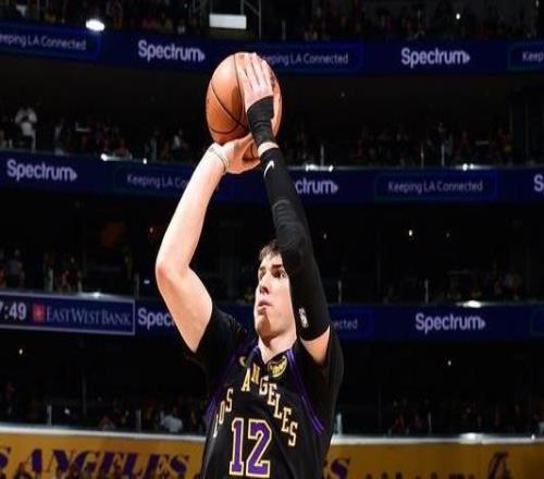 拉拉维亚谈角色定位:关键就是始终自信地打球