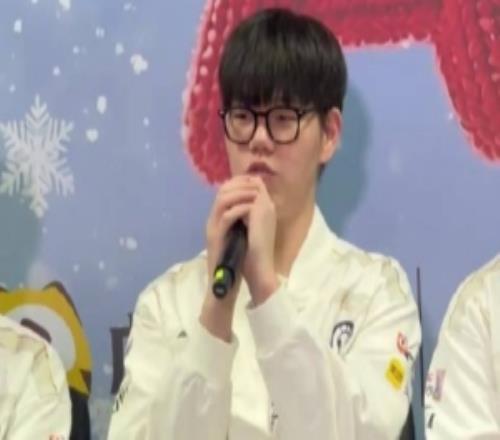 IG上單Soboro：我目前溝通中文和英文一起用風格比較有攻擊性