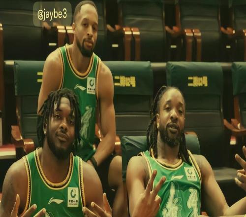 辽篮三外援分享同一张合照,谁先离队杯赛一胜两负,该换外援了