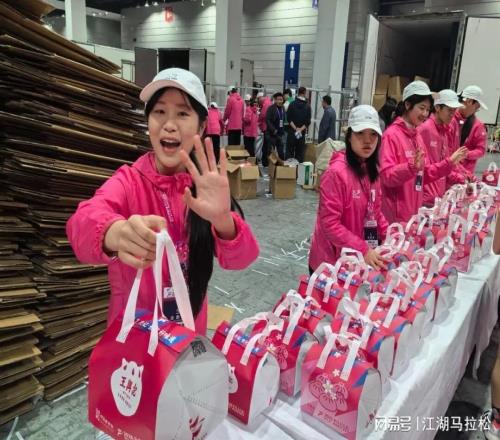 拉走箱子，無錫馬拉鬆的極致“內卷”究竟帶來什麽