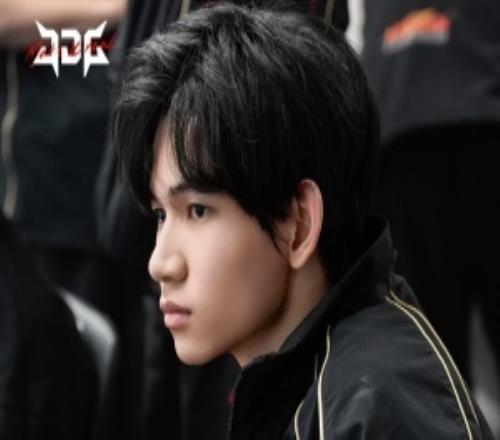 未來可期HongQ第一賽段吃草擠奶分均經濟倒數第3分均傷害卻位列第5