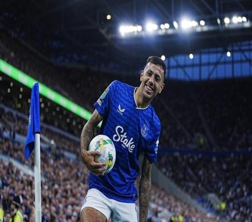 天空体育:水晶宫2000万镑报价埃弗顿前锋麦克尼尔