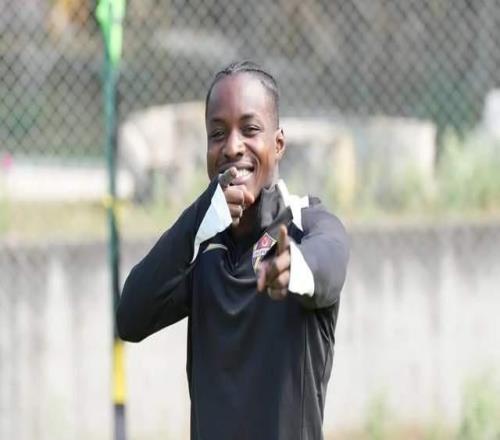 宋岳能冲刺跑了，，，，，，，马莱莱高情商土超边锋要来中超去大连OR重庆