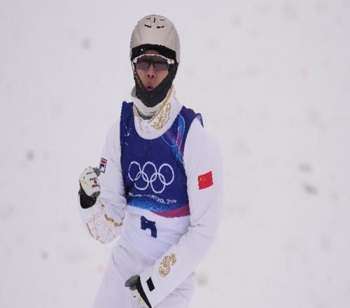 最強夫妻！徐夢桃丈夫王心迪險勝，為中國代表團奪得第四金