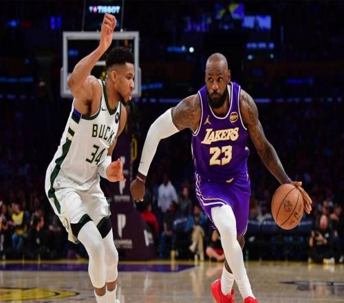 雙豐收，雄鹿戰(zhàn)勝湖人后，字母哥收到了一份來自詹姆斯的特別禮物