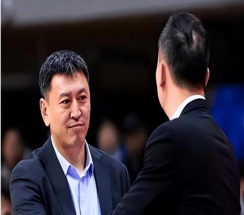 青島男籃三外援得分88，本土球員四節(jié)才11分，球迷不滿，引發(fā)爭議