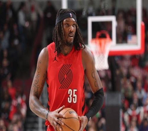 扛起內線大旗，羅威替補登場22分半得到14分14板2斷4帽