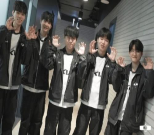 DK讓二追三戰(zhàn)勝T1，終結(jié)對T1的大場六連敗及BO5四連敗