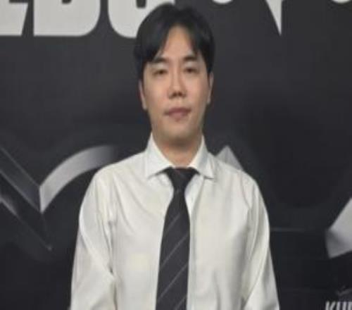 Homme:今天第一局如果贯彻冲阵阵容赢下来,队员应该能在后续比赛中发挥得更好