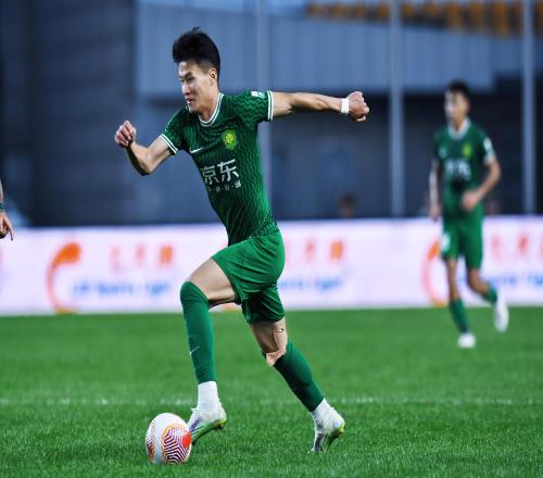 博主:国安队今天赴长春征战中超,林良铭、乃比江未随队出征