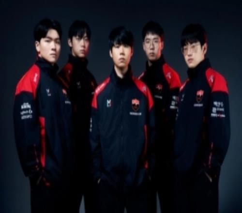 NS发布2026赛季全新队服：以标志性的红与黑为基调