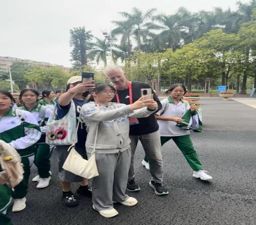 “全运会给我很大惊喜!”国家男排主教练海宁赞全运无处不在