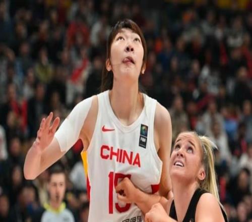 女篮又迎一大利好!宫鲁鸣举双手赞成:国手抱团模式恐被瓦解