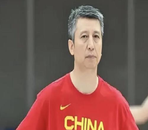 媒体人:郭士强执教男篮后坚持两原则,营造困难氛围&拒绝采访