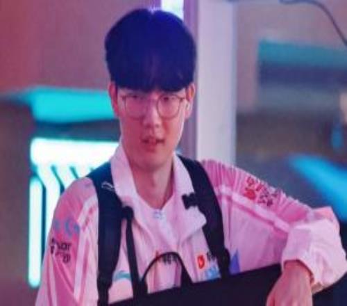 這就是到賢的兜底能力！傷害爆炸！Viper霞無解輸出融化JDG！