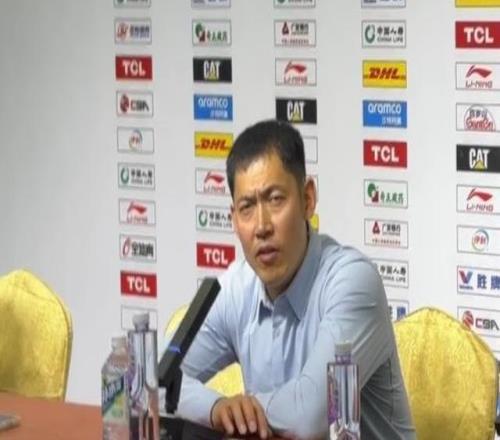 张庆鹏:比赛这么难看对不起北控球迷,沈梓捷受伤不是输球的借口