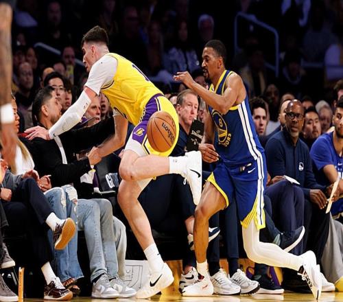 毕竟能力有限!湖人锋线新星接下来也应该回到第二阵容了